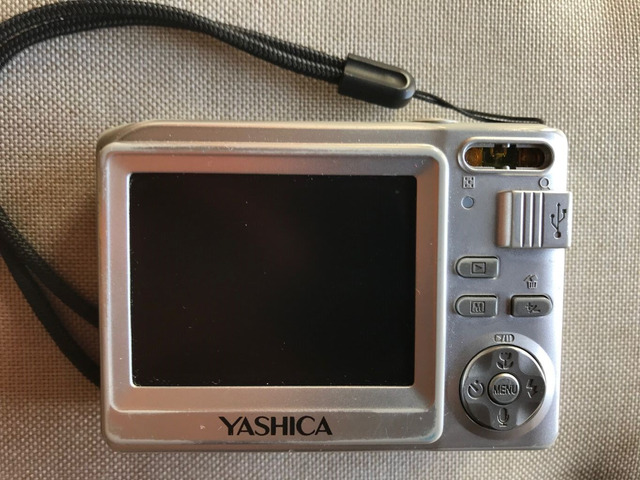 Fotocamere - Accessori - Macchina fotografica digitale Yashica Ez F924