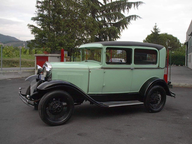 Auto - Ford A Two Door