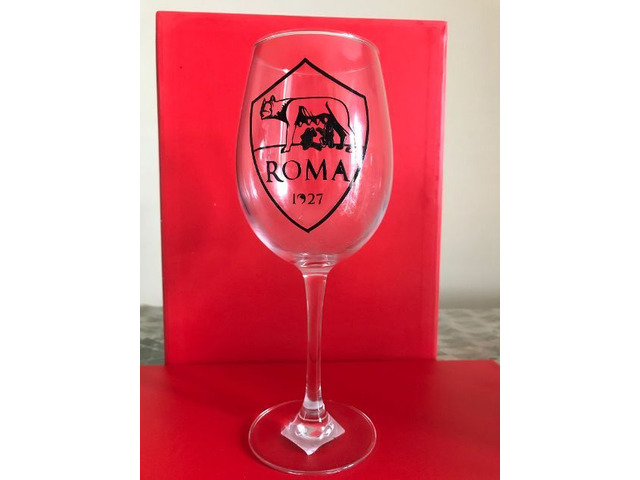 Bicchiere calice vino Roma