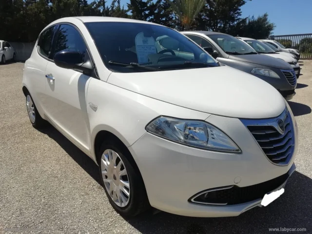 Auto - Lancia ypsilon 1.3 mjt 95 cv 5p. s&s gold
