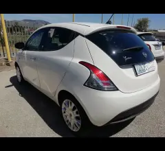 Auto - Lancia ypsilon 1.3 mjt 95 cv 5p. s&s gold