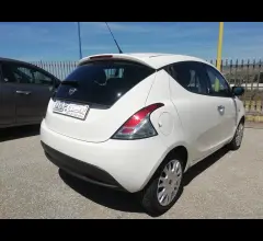 Auto - Lancia ypsilon 1.3 mjt 95 cv 5p. s&s gold