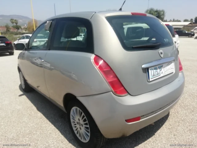 Auto - Lancia ypsilon 1.3 mjt 16v oro