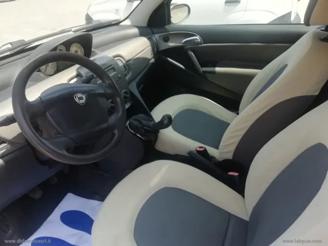 Auto - Lancia ypsilon 1.3 mjt 16v oro