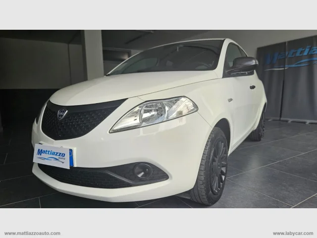 Auto - Lancia ypsilon 1.2 69 cv 5p. gpl ecochic ele.bl