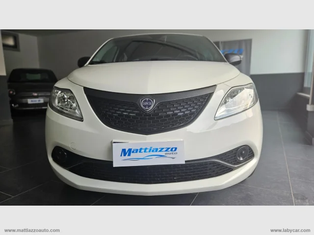 Auto - Lancia ypsilon 1.2 69 cv 5p. gpl ecochic ele.bl