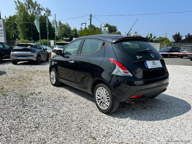Auto - Lancia ypsilon 1.3 mjt 95 cv 5p. s&s elle