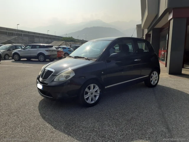Auto - Lancia ypsilon 1.3 mjt 90 cv