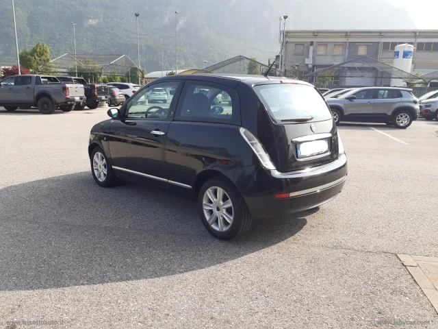 Auto - Lancia ypsilon 1.3 mjt 90 cv