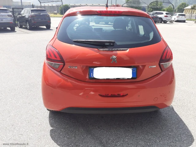 Auto - Peugeot 208 puretech 82 5p. allure