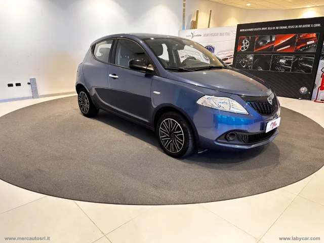 Auto - Lancia ypsilon 1.0 firefly 5p.s&s hyb. sil. pl.