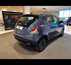 Auto - Lancia ypsilon 1.0 firefly 5p.s&s hyb. sil. pl.
