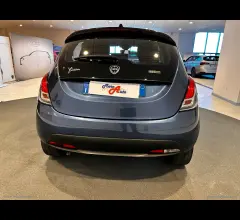 Auto - Lancia ypsilon 1.0 firefly 5p.s&s hyb. sil. pl.
