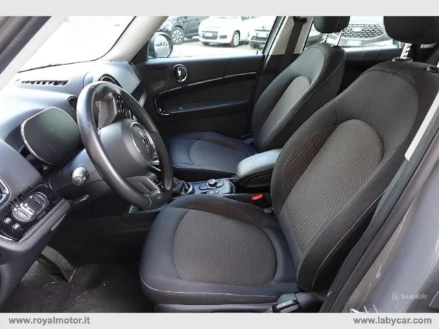 Auto - Mini mini cooper se countryman essential all4 aut.