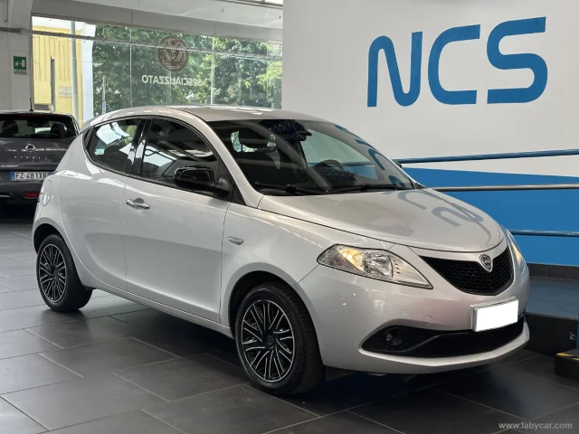 Auto - Lancia ypsilon 1.2 69 cv 5p. s&s gold
