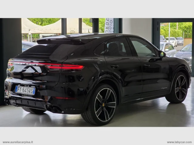 Auto - Porsche cayenne coupÃ¨ 3.0 v6