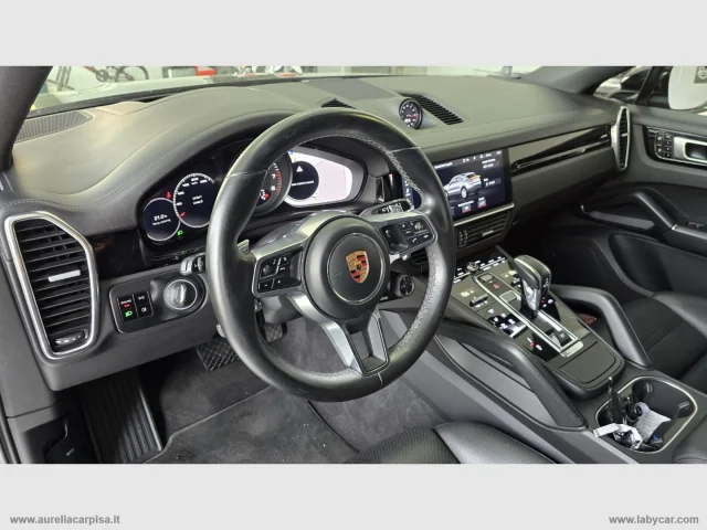 Auto - Porsche cayenne coupÃ¨ 3.0 v6