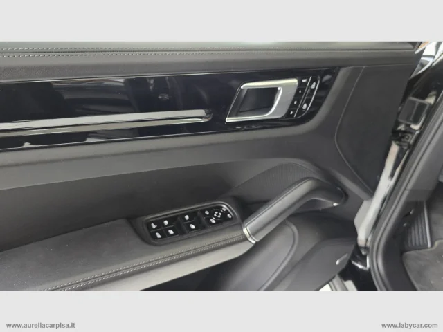 Auto - Porsche cayenne coupÃ¨ 3.0 v6