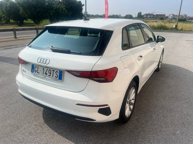 Auto - Audi a3 spb 30 tfsi business