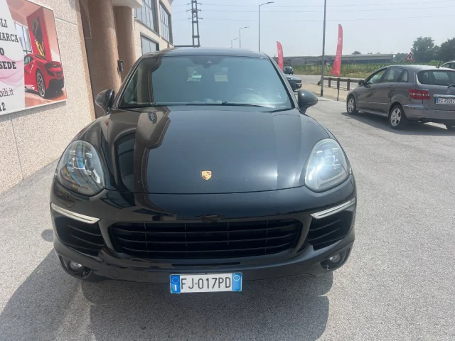 Auto - Porsche cayenne 3.0 diesel platinum edition