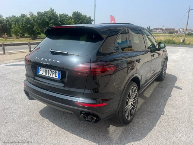 Auto - Porsche cayenne 3.0 diesel platinum edition