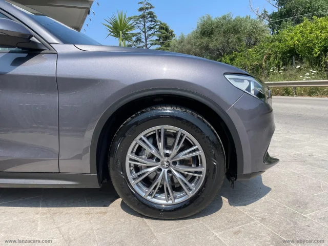Auto - Alfa romeo stelvio 2.2 t.diesel 160cv at8 rwd bus.