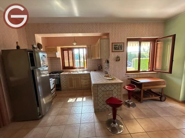 Appartamenti in Vendita - Villa bifamiliare in vendita a siderno 200 metri dal mare