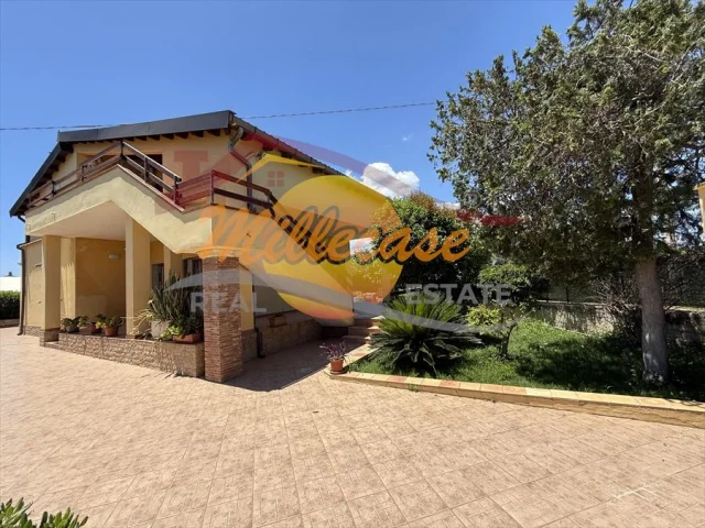 Appartamenti in Vendita - Villa in vendita a siracusa arenella