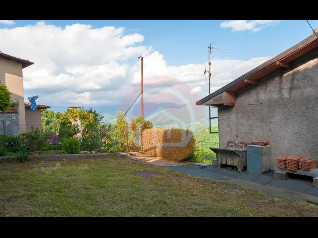 Casa indipendente in vendita a castelnuovo di garfagnana periferia