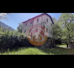 Rustico in vendita a gallicano periferia