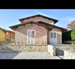 Appartamenti in Vendita - Villa bifamiliare in vendita a coreglia antelminelli centro storico
