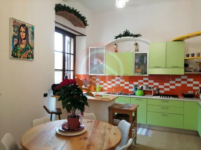 Appartamenti in Vendita - Appartamento in vendita a gallicano centro storico
