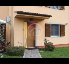 Villa bifamiliare in vendita a coreglia antelminelli centro storico