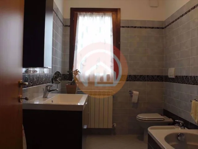 Appartamenti in Vendita - Villa bifamiliare in vendita a coreglia antelminelli centro storico