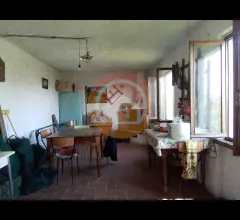 Appartamenti in Vendita - Rustico in vendita a borgo a mozzano periferia