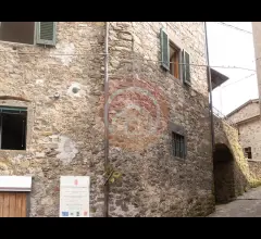 Appartamenti in Vendita - Casa indipendente in vendita a coreglia antelminelli lucignana