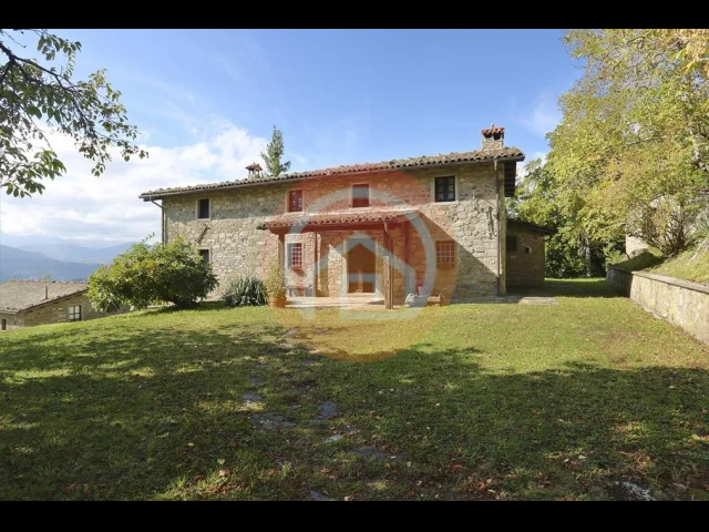 Appartamenti in Vendita - Casale in vendita a castiglione di garfagnana periferia