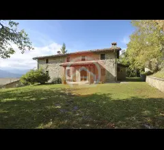 Appartamenti in Vendita - Casale in vendita a castiglione di garfagnana periferia
