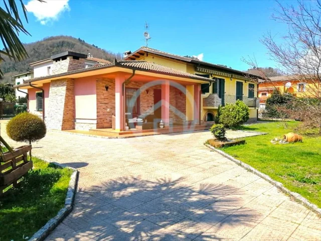 Appartamenti in Vendita - Villa in vendita a gallicano centro