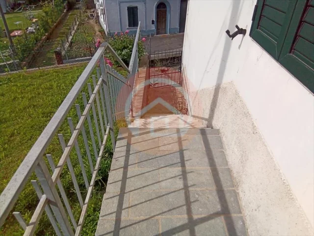 Appartamenti in Vendita - Casa indipendente in vendita a barga fornaci di barga