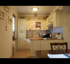 Appartamenti in Vendita - Villa bifamiliare in vendita a gallicano centro storico