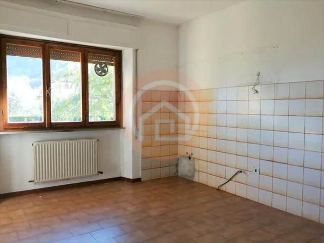Appartamenti in Vendita - Appartamento in vendita a gallicano centro