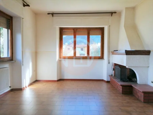 Appartamenti in Vendita - Appartamento in vendita a gallicano centro