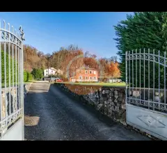 Appartamenti in Vendita - Villa in vendita a barga mologno