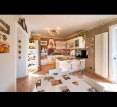 Appartamenti in Vendita - Villa in vendita a barga mologno
