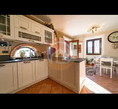 Appartamenti in Vendita - Villa in vendita a barga mologno