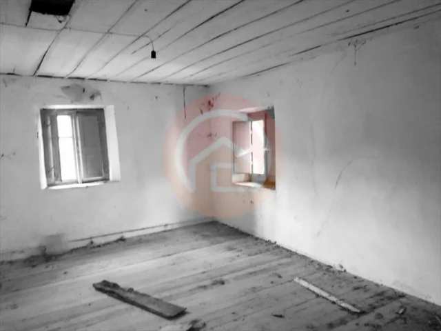 Appartamenti in Vendita - Casa indipendente in vendita a gallicano periferia