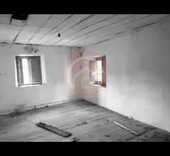 Appartamenti in Vendita - Casa indipendente in vendita a gallicano periferia
