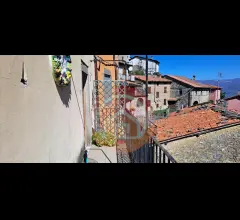 Appartamenti in Vendita - Casa indipendente in vendita a gallicano trassilico