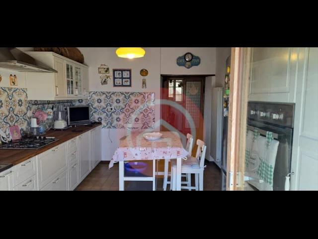 Appartamenti in Vendita - Casa indipendente in vendita a gallicano trassilico